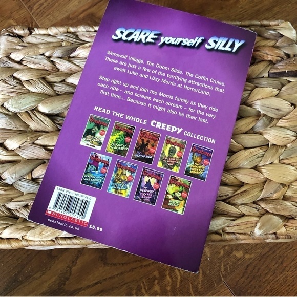 Goosebumps: One Day at Horrorland by: R.L. Stine, paperback book - Picture 5 of 5